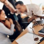 Развод без посредников: почему самостоятельная защита в суде часто обходится дороже услуг юриста