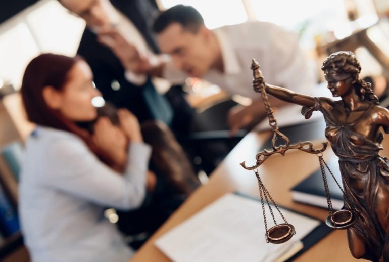 Развод без посредников: почему самостоятельная защита в суде часто обходится дороже услуг юриста